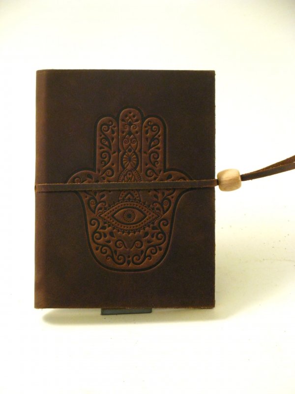 Calve's Leather Sketchbook - 16,5 x 12 cm - Grenramme - lang snørelukning - Papir