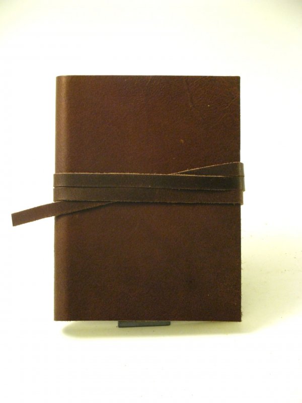Calve's Leather Sketchbook - 16,5 x 12 cm - Antik mørkebrun - lang snørelukning - Papir